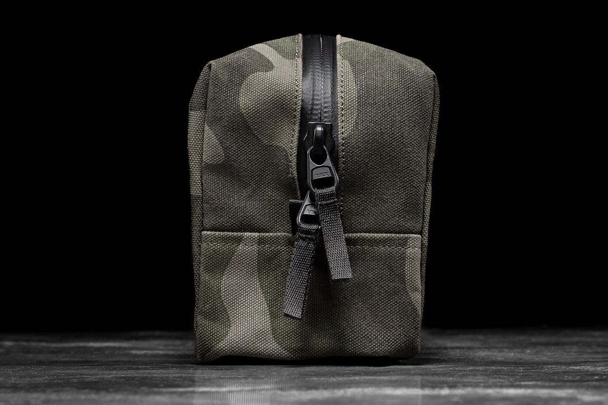 Green Camo Men's Nobull Waxed Canvas Kit Bags | USA067243