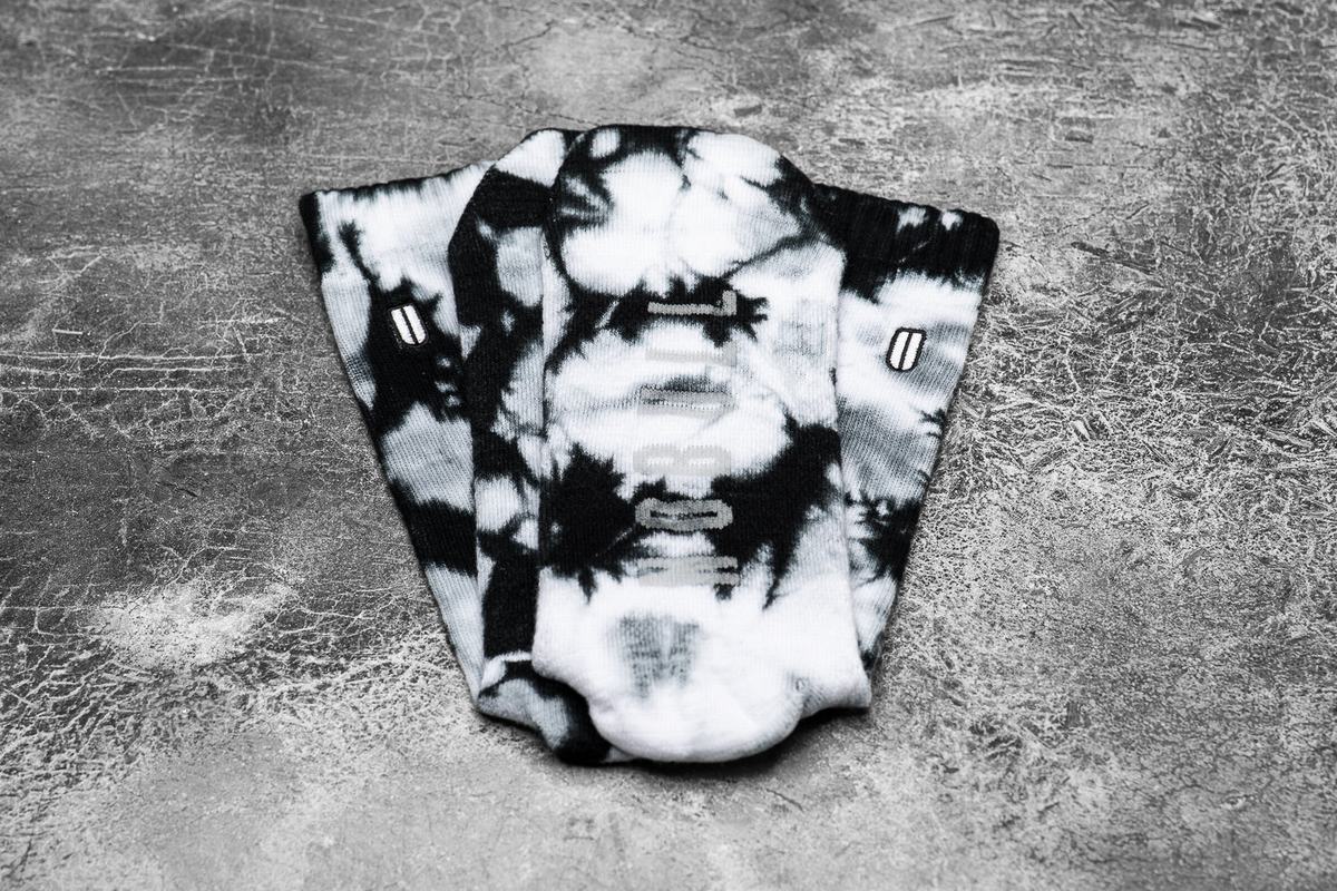 White Black Men's Nobull Crew Tie-Dye Socks | USA361489