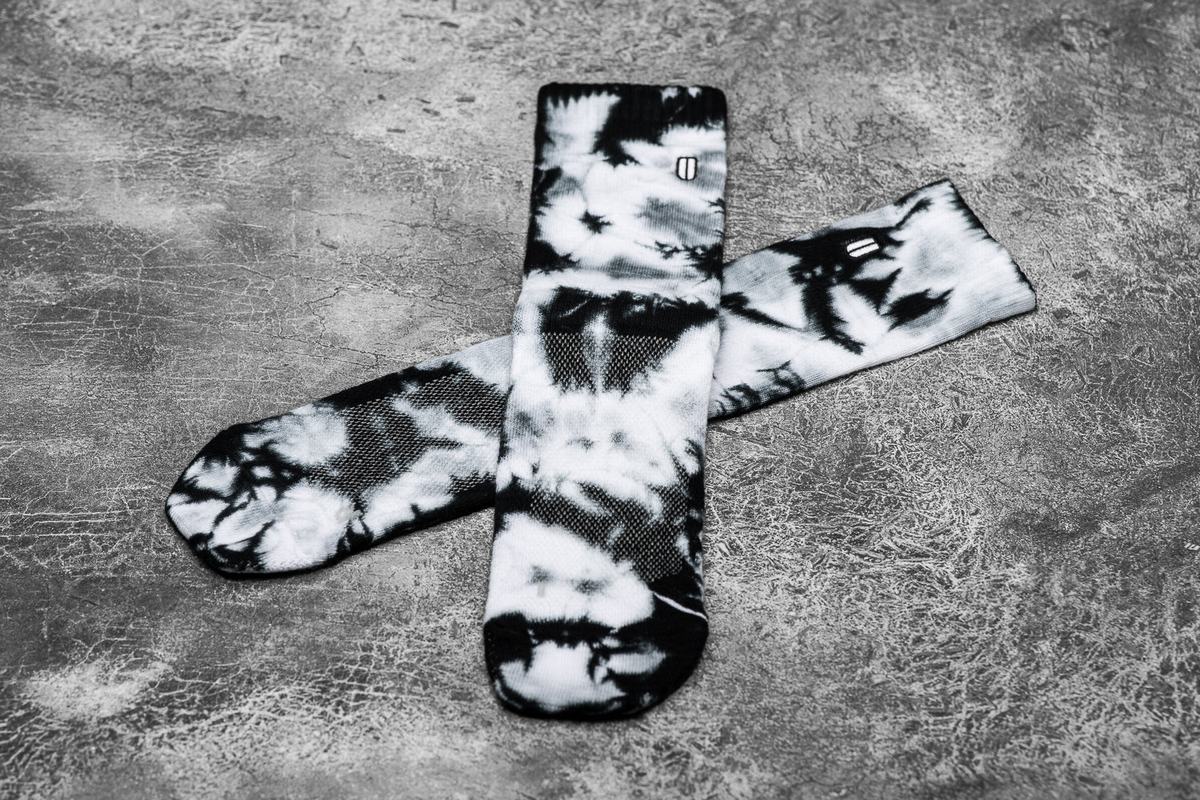 White Black Men\'s Nobull Crew Tie-Dye Socks | USA361489