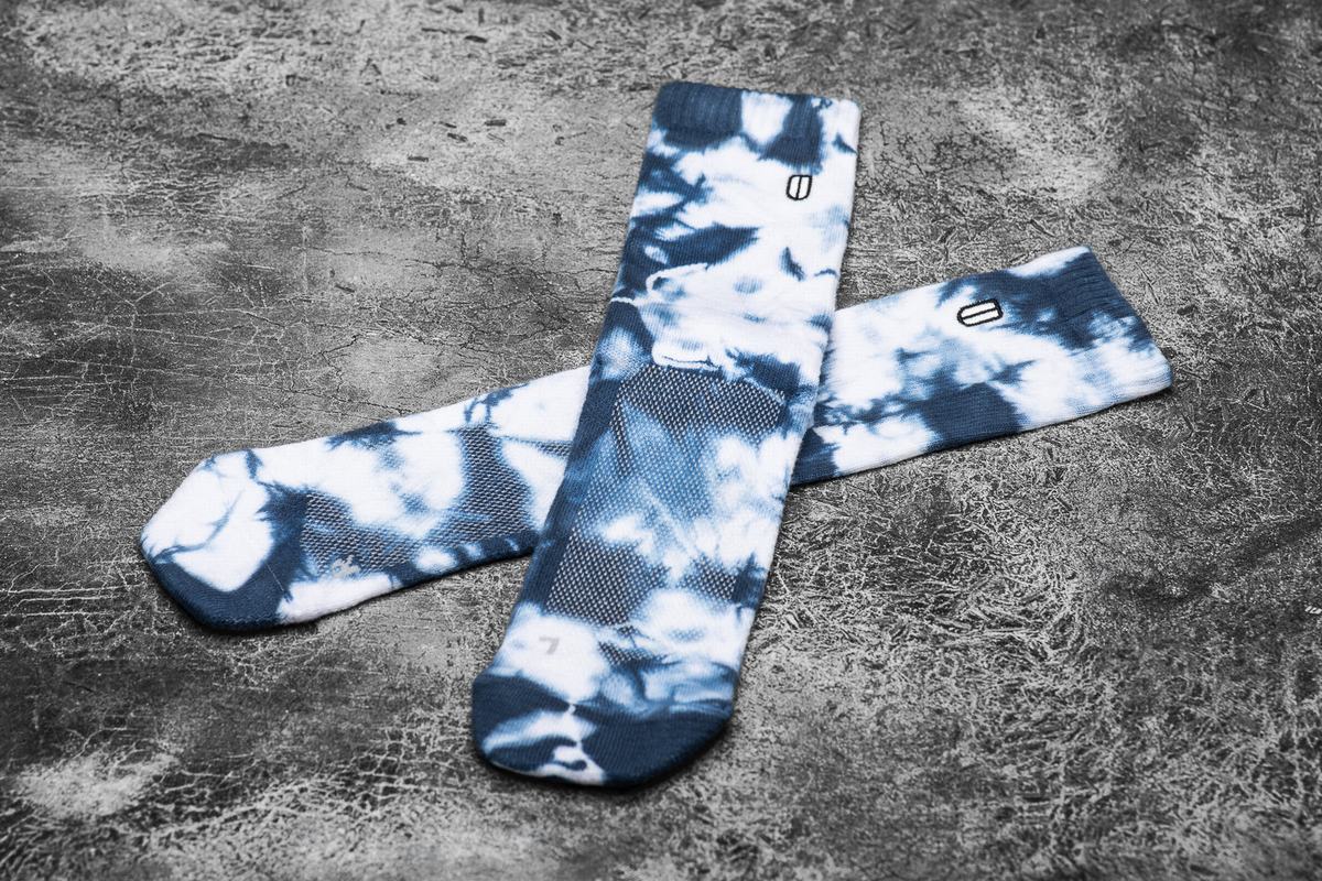 White Navy Men's Nobull Crew Tie-Dye Socks | USA498751