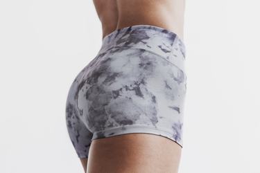 Black Women's Nobull 2" Tie-Dye Shorts | USA094782