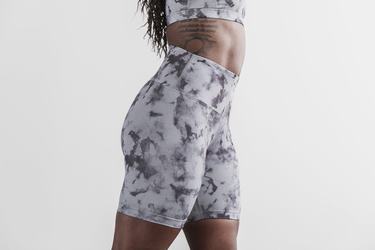 Black Women's Nobull High-Rise 6" Tie-Dye Shorts | USA105964