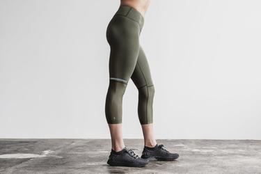 Green Women's Nobull Pace Crop Tights | USA589270